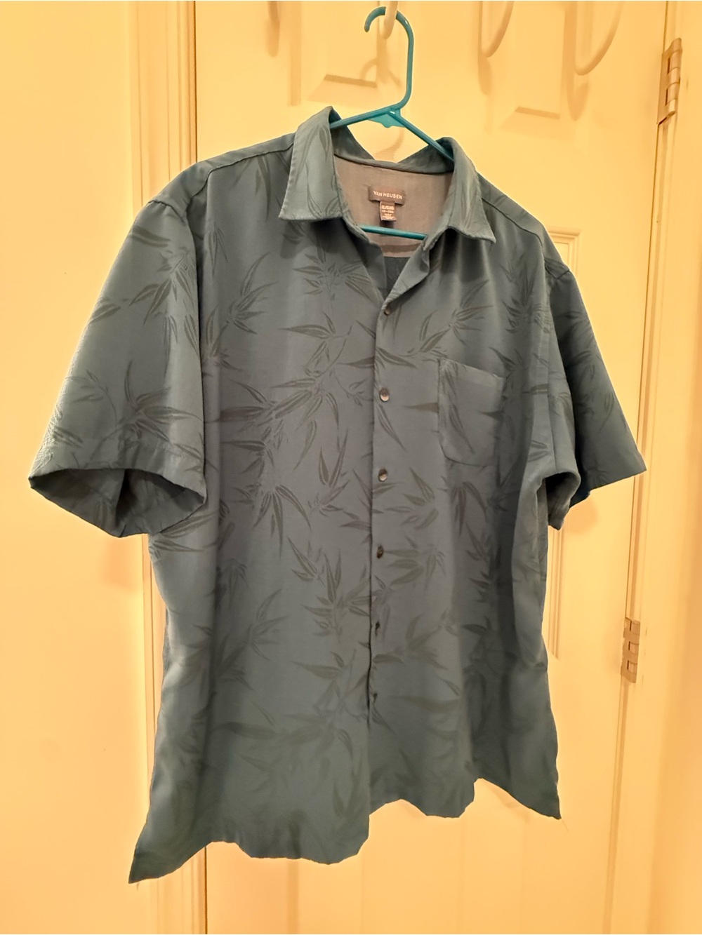Van Heusen Men's Teal Short-Sleeve Button-Down Shirt